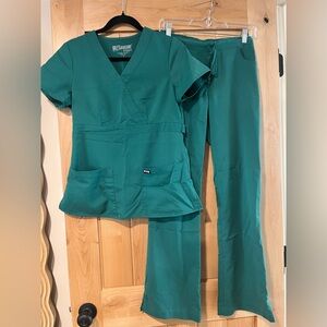 Grey’s Anatomy by Barco Hunter Green Scrubs Small Top / XS Bottom EUC